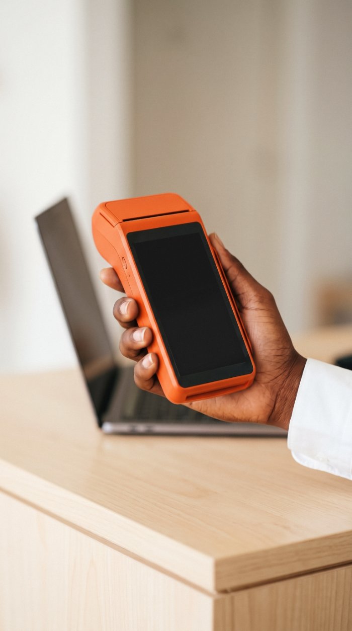 Vendor using a Scribenet point-of-sale terminal